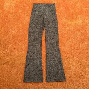 EXCELLENT Lululemon Groove Pant Flare 32" Heathered Black Luon Yoga Leggings 6